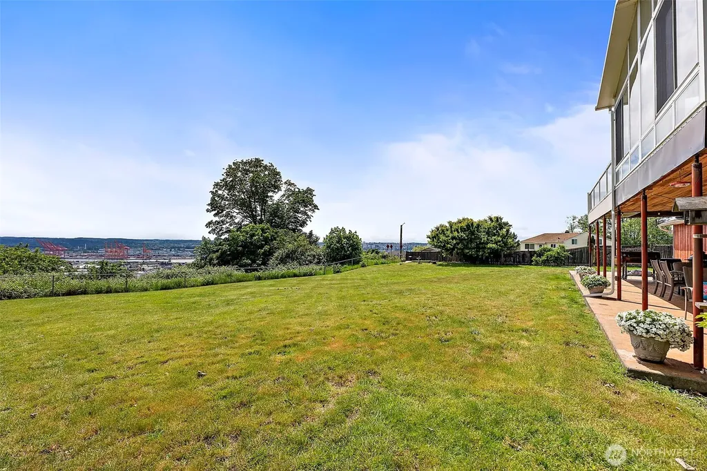 4402 30th Street NE Tacoma WA 98422