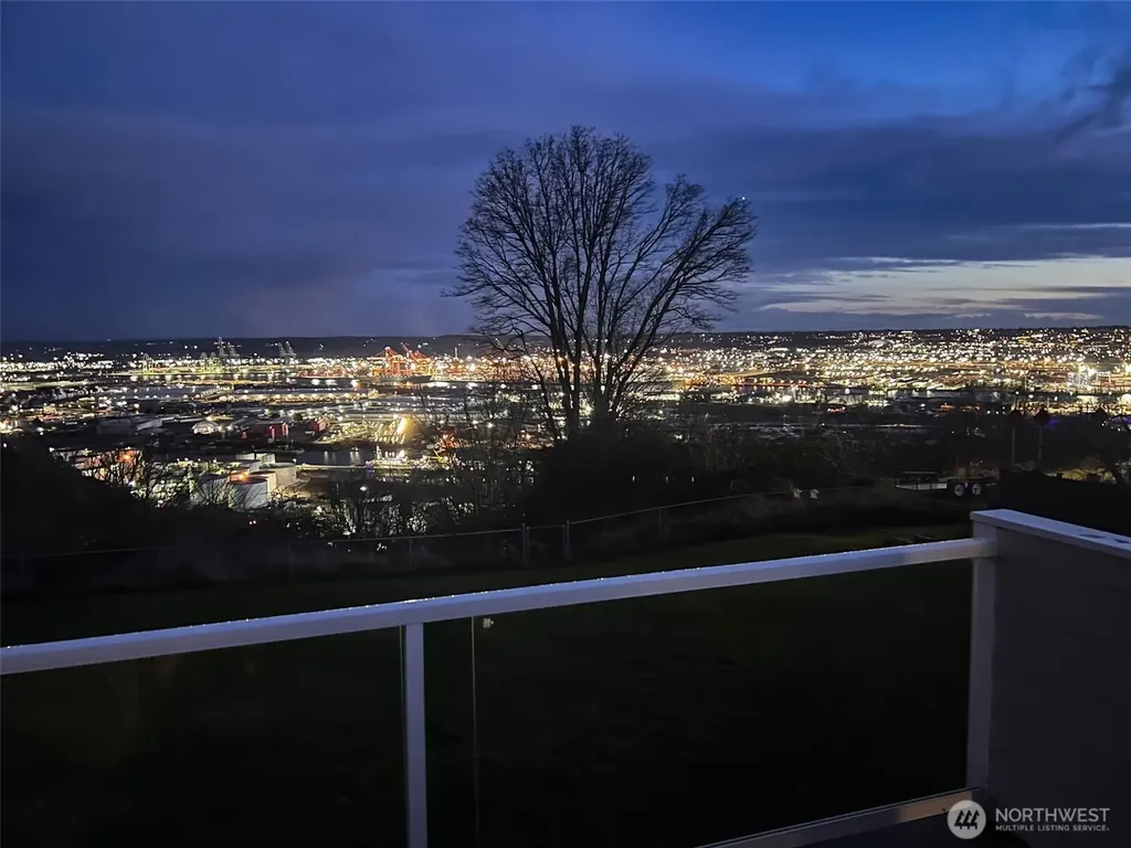 4402 30th Street NE Tacoma WA 98422