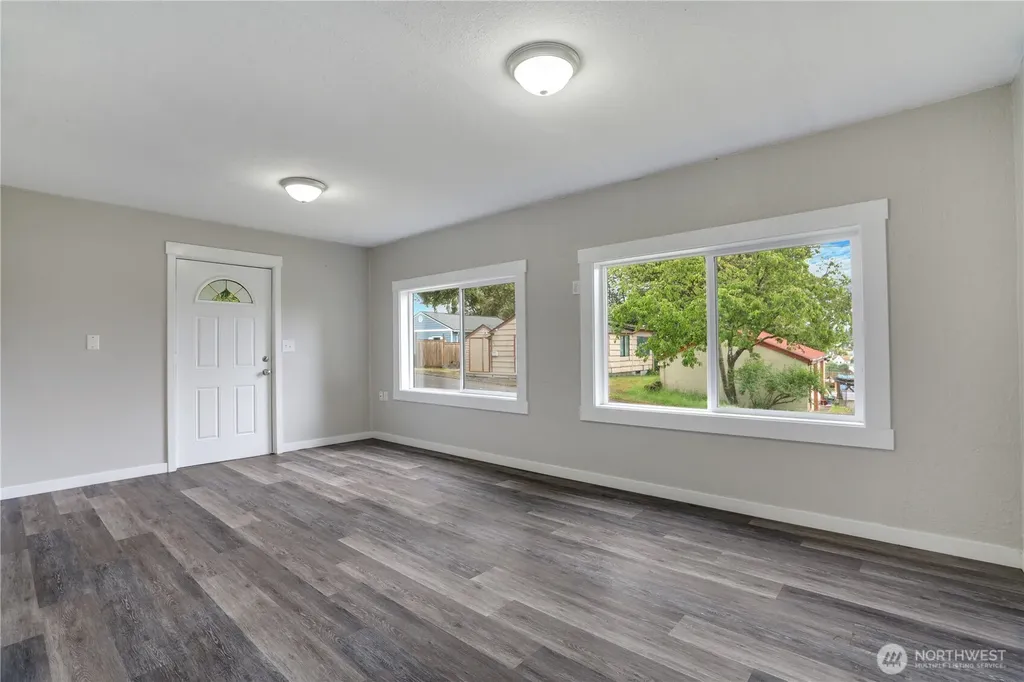 325 N Cambrian Bremerton WA 98312