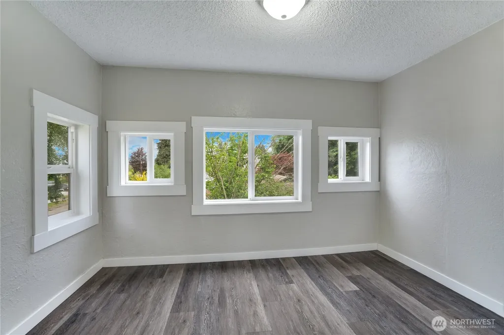 325 N Cambrian Bremerton WA 98312
