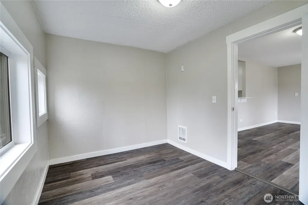 325 N Cambrian Bremerton WA 98312