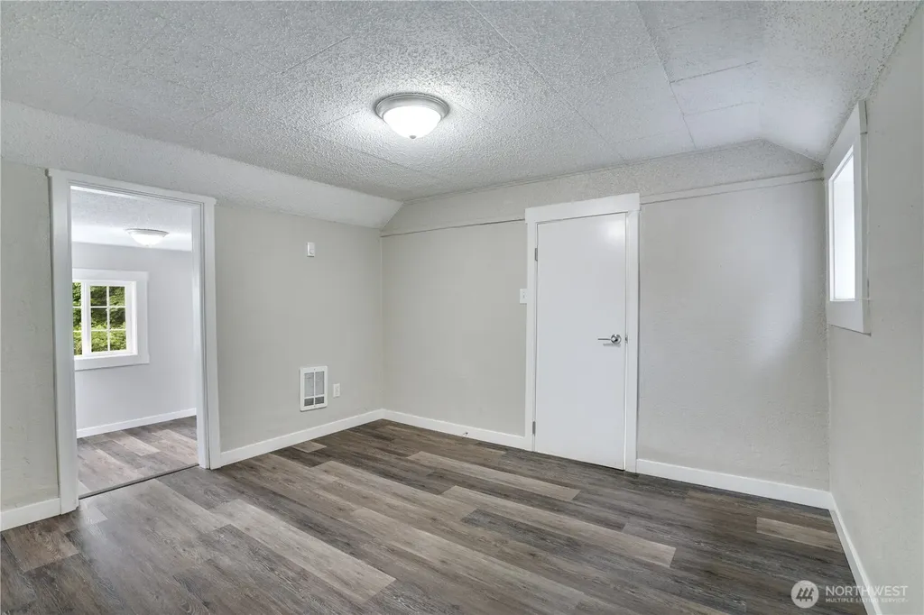325 N Cambrian Bremerton WA 98312
