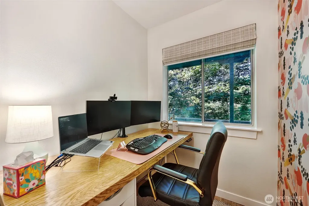 5126 S Garden Loop Road Seattle WA 98118