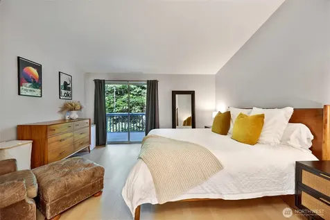 5126 S Garden Loop Road Seattle WA 98118