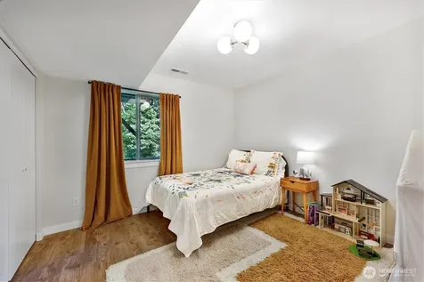 5126 S Garden Loop Road Seattle WA 98118