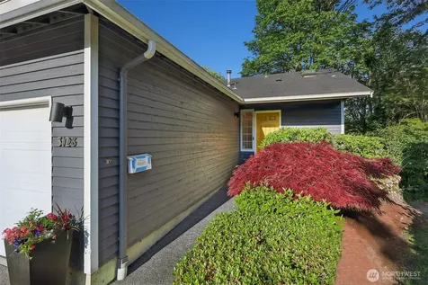 5126 S Garden Loop Road Seattle WA 98118