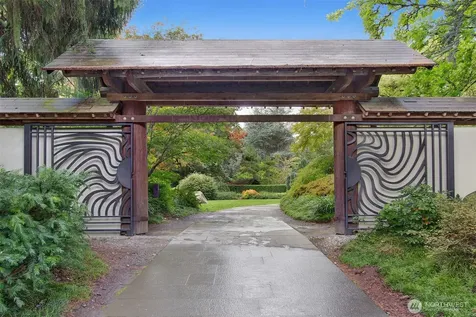 5126 S Garden Loop Road Seattle WA 98118