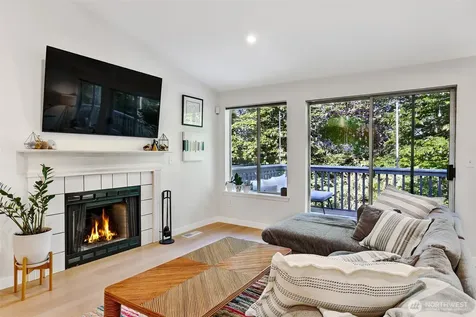 5126 S Garden Loop Road Seattle WA 98118