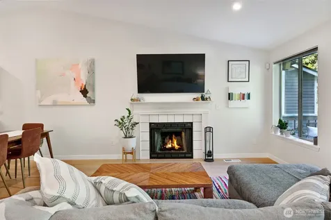 5126 S Garden Loop Road Seattle WA 98118