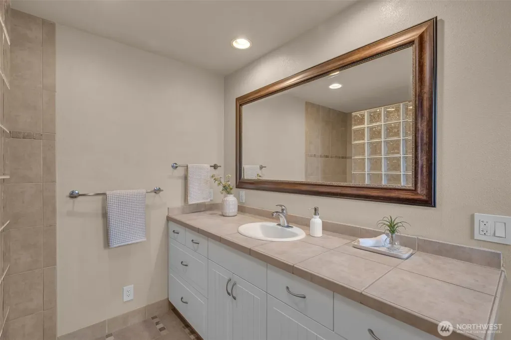 2102 15th Avenue Milton WA 98354