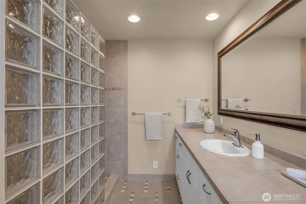 2102 15th Avenue Milton WA 98354