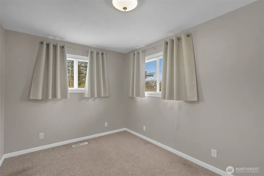 2102 15th Avenue Milton WA 98354