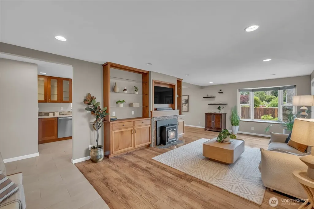 2102 15th Avenue Milton WA 98354