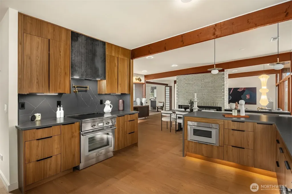 14841 SE 54th Street Bellevue WA 98006