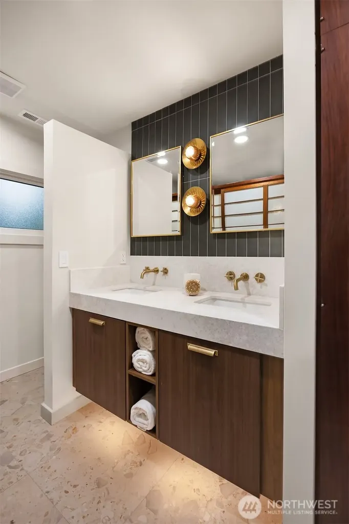 14841 SE 54th Street Bellevue WA 98006
