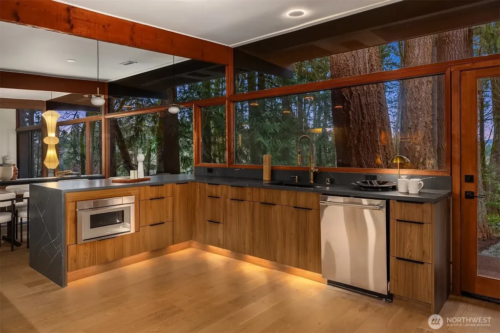 14841 SE 54th Street Bellevue WA 98006