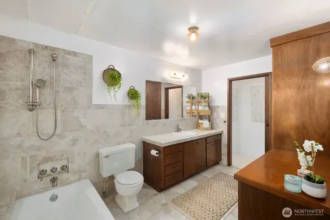 704 N Machias Road Lake Stevens WA 98258