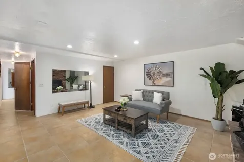 704 N Machias Road Lake Stevens WA 98258