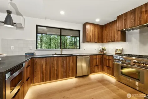 22016 Vine Road Brier WA 98036