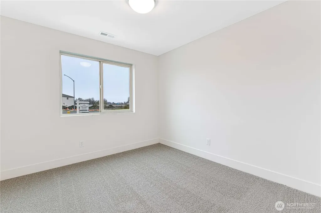 326 N Sandy Loop Moses Lake WA 98837
