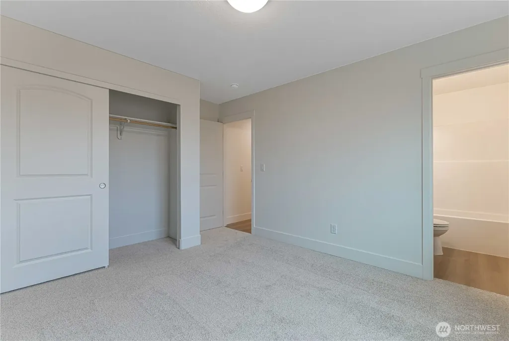 326 N Sandy Loop Moses Lake WA 98837