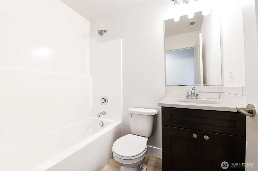326 N Sandy Loop Moses Lake WA 98837