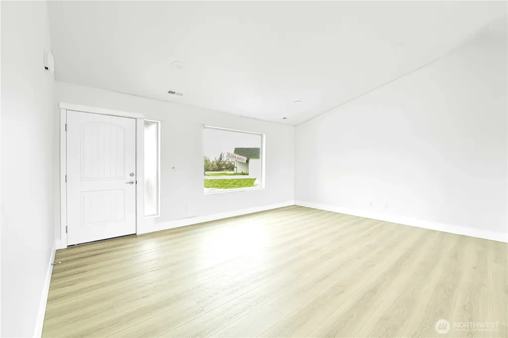 326 N Sandy Loop Moses Lake WA 98837