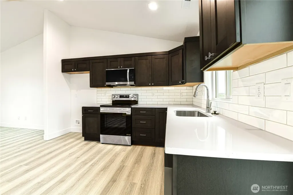 326 N Sandy Loop Moses Lake WA 98837