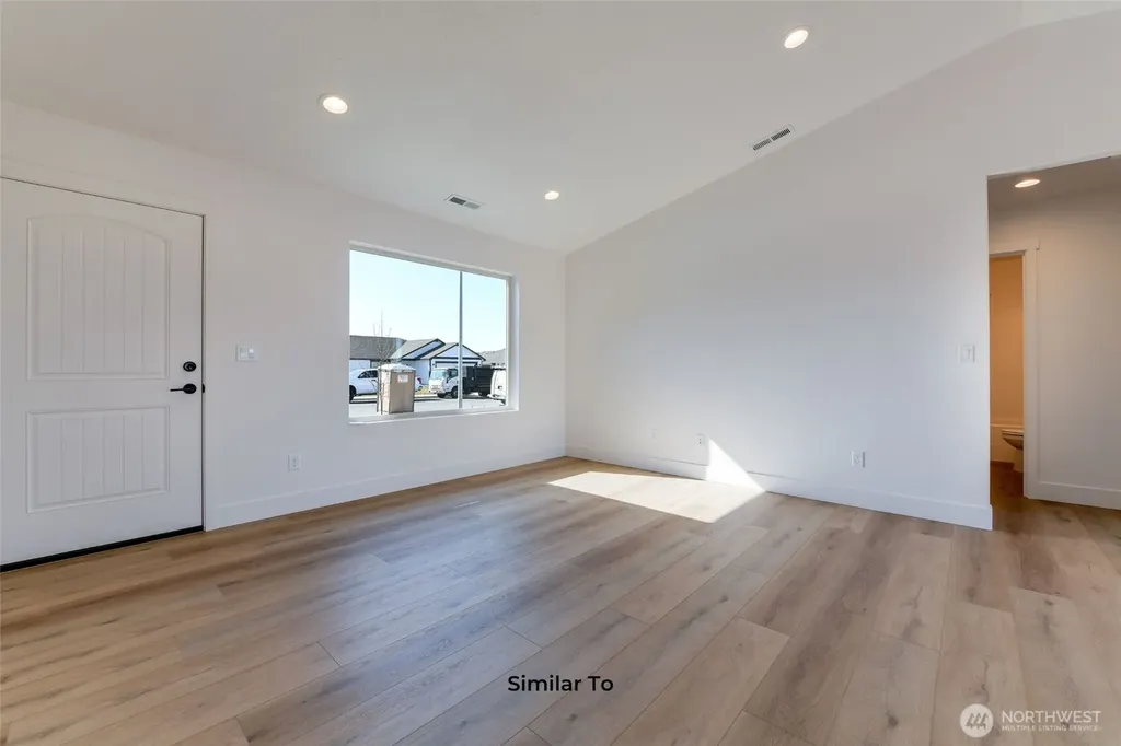 330 N Sandy Loop Moses Lake WA 98837