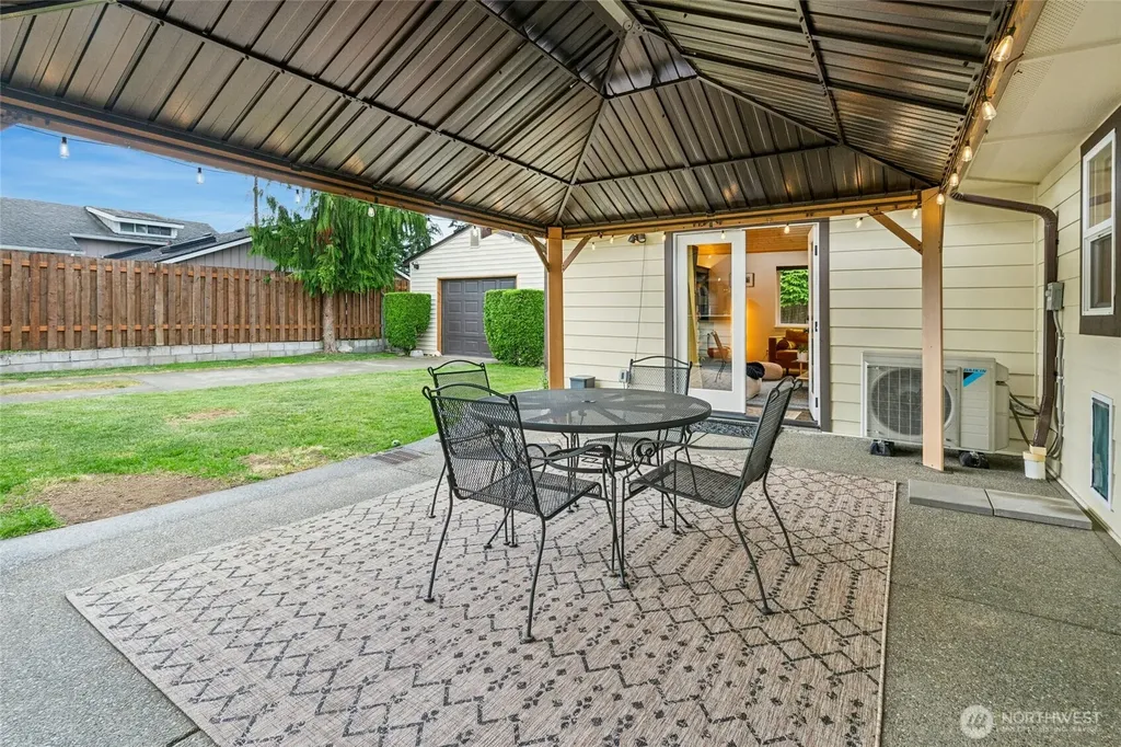 237 S 186th Street Burien WA 98148