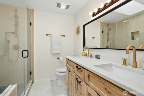 237 S 186th Street Burien WA 98148