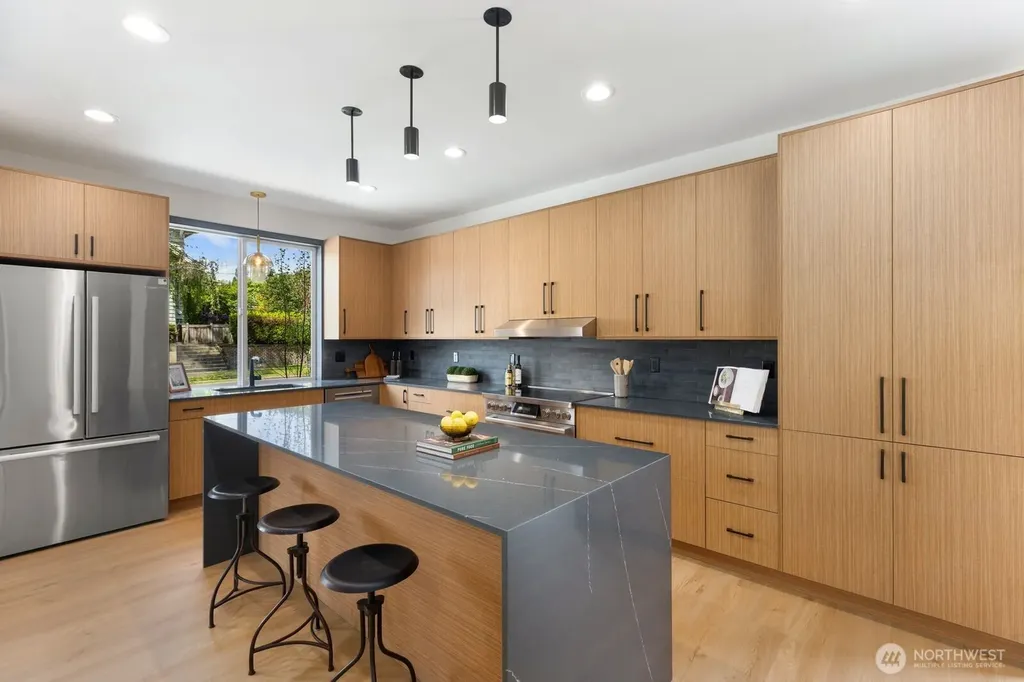 3305 S Hanford Street Seattle WA 98144