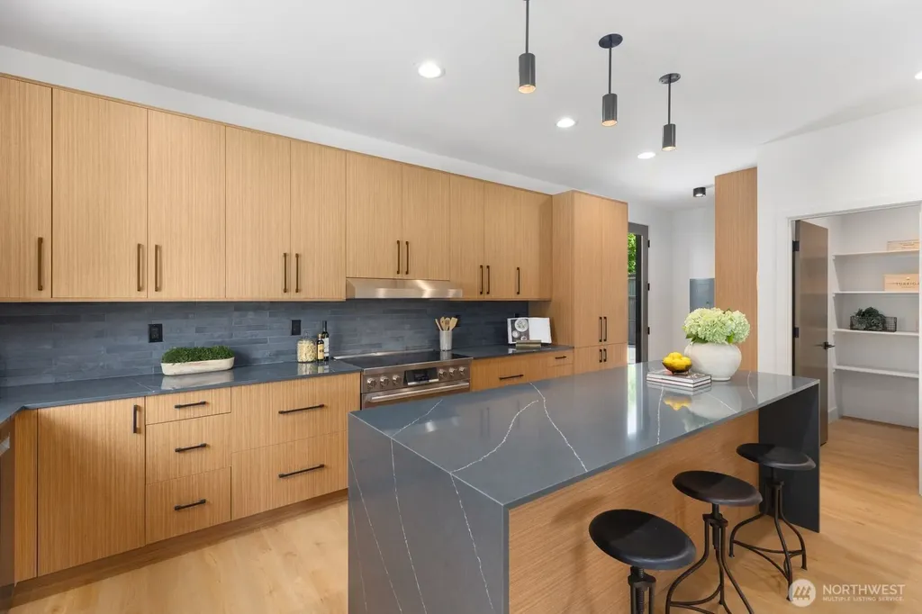 3305 S Hanford Street Seattle WA 98144