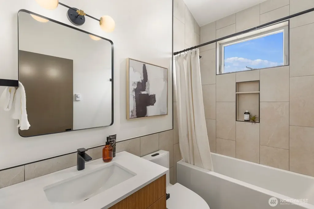 3305 S Hanford Street Seattle WA 98144
