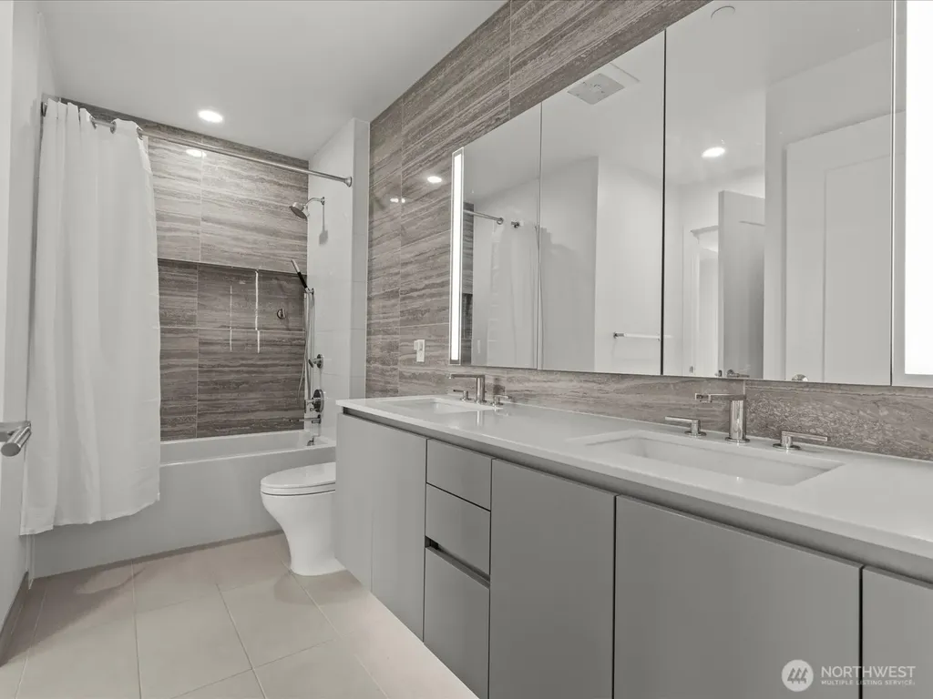 2510 6th Avenue Seattle WA 98121