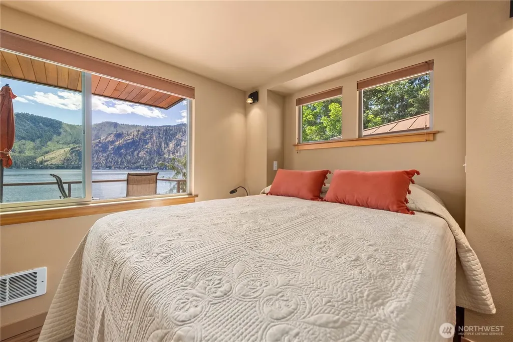 441 Bayshore Lane Manson WA 98831