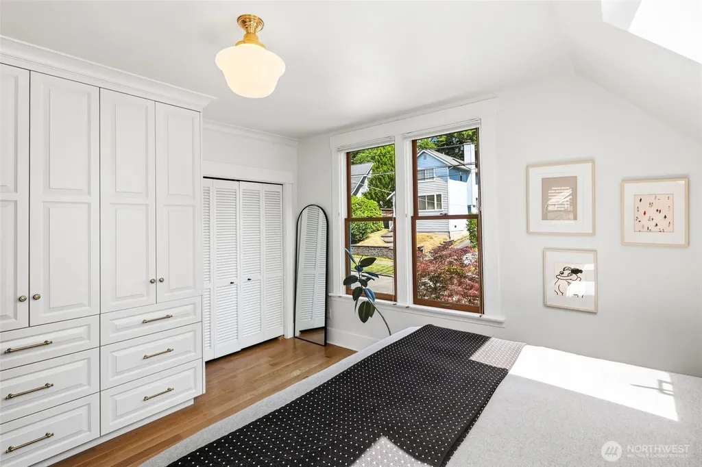 6215 27th Avenue NE Seattle WA 98115