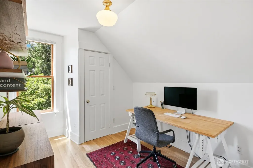 6215 27th Avenue NE Seattle WA 98115