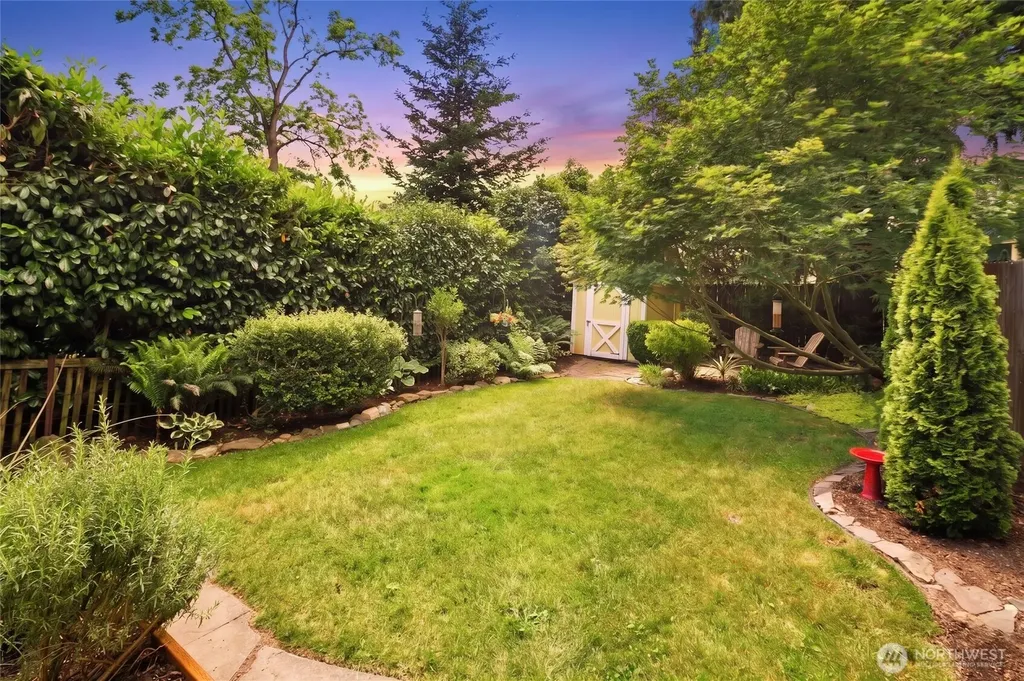 6215 27th Avenue NE Seattle WA 98115