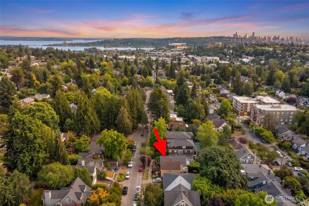 6215 27th Avenue NE Seattle WA 98115
