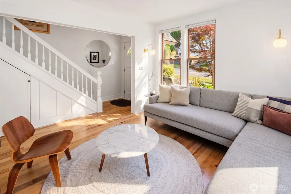 6215 27th Avenue NE Seattle WA 98115