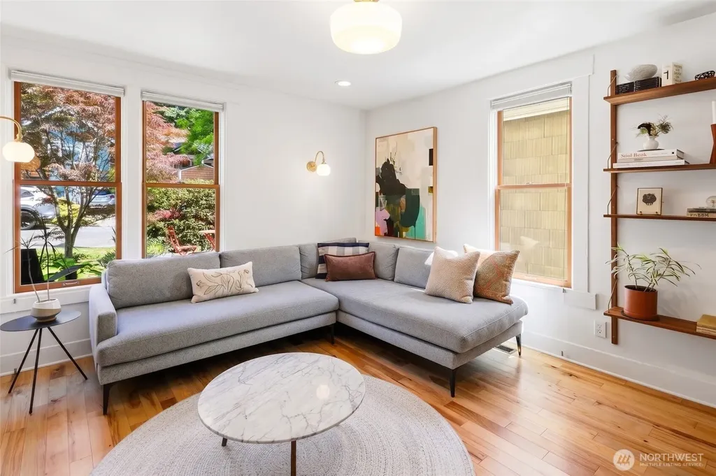 6215 27th Avenue NE Seattle WA 98115