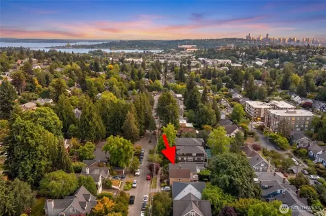 6215 27th Avenue NE Seattle WA 98115