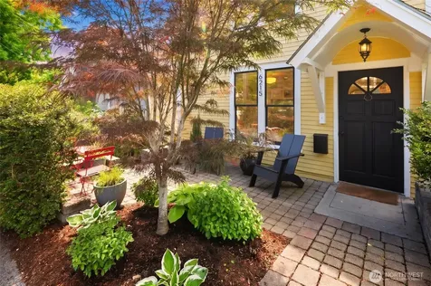 6215 27th Avenue NE Seattle WA 98115