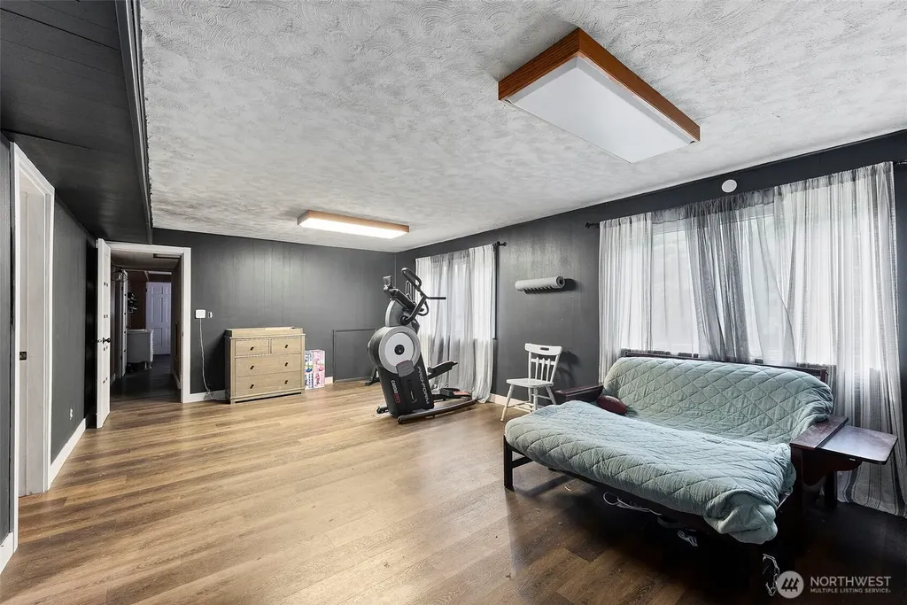 1422 Colchester Dr SE Port Orchard WA 98366