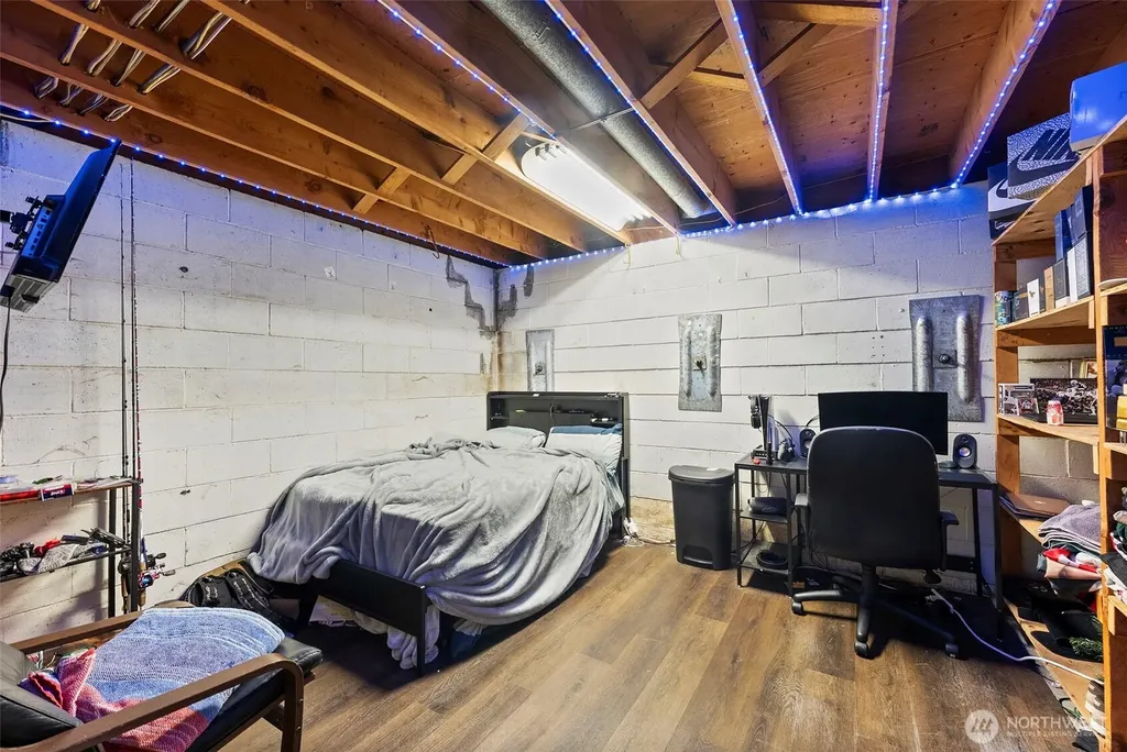 1422 Colchester Dr SE Port Orchard WA 98366