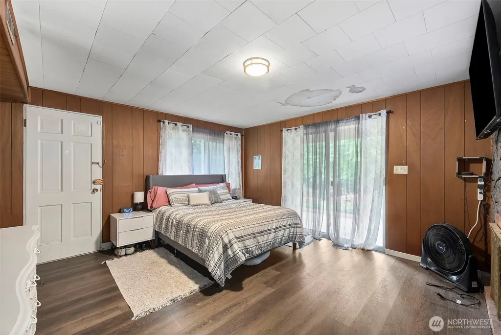 1422 Colchester Dr SE Port Orchard WA 98366