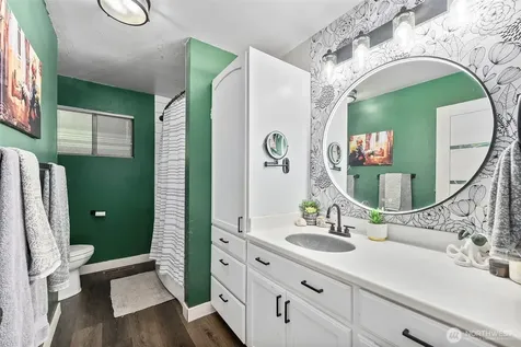 1422 Colchester Dr SE Port Orchard WA 98366