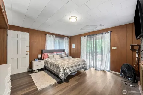 1422 Colchester Dr SE Port Orchard WA 98366