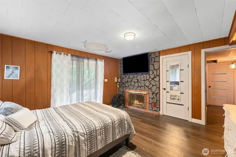 1422 Colchester Dr SE Port Orchard WA 98366